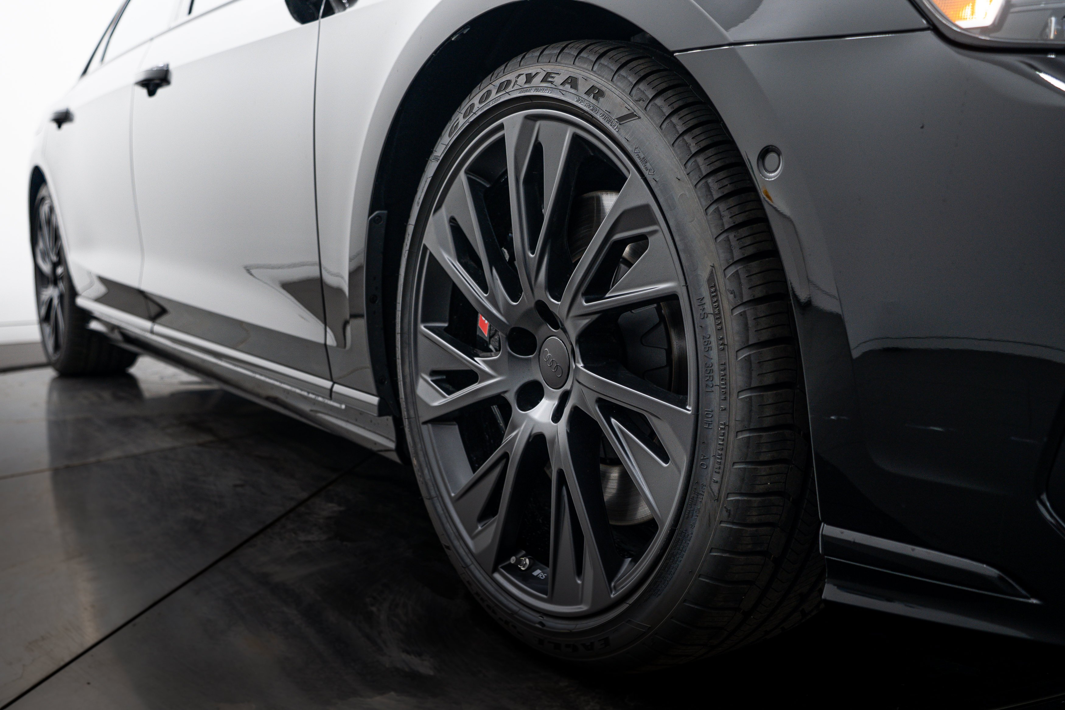 New 2026 Black Audi 4.0T image 26