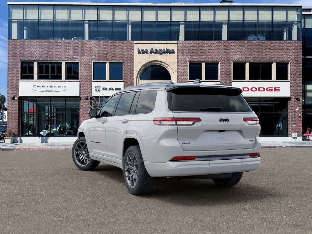 New 2026 White Jeep Summit image 3