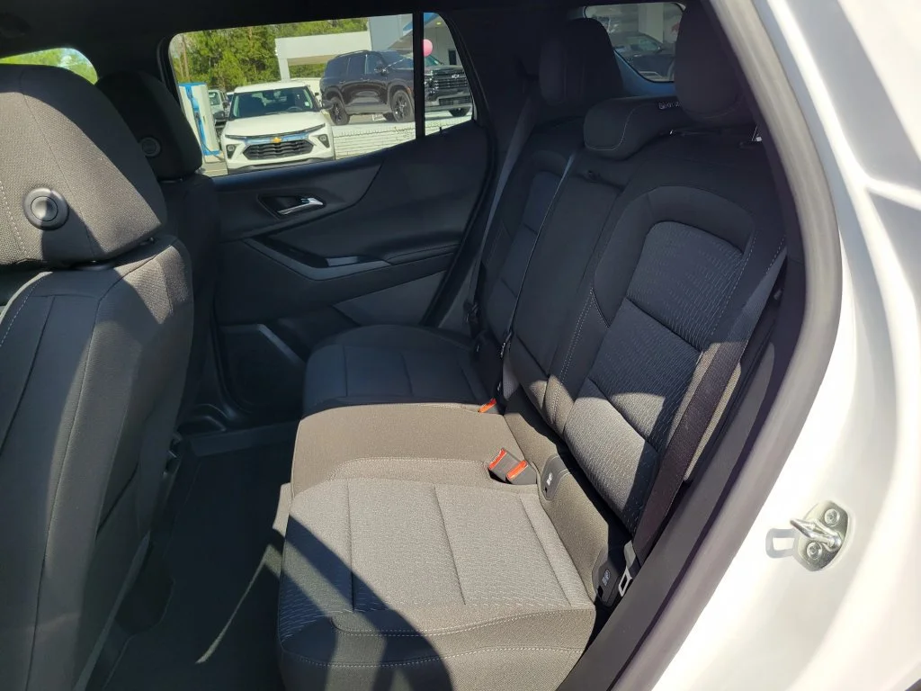 New 2027 Summit White Chevrolet LT image 15
