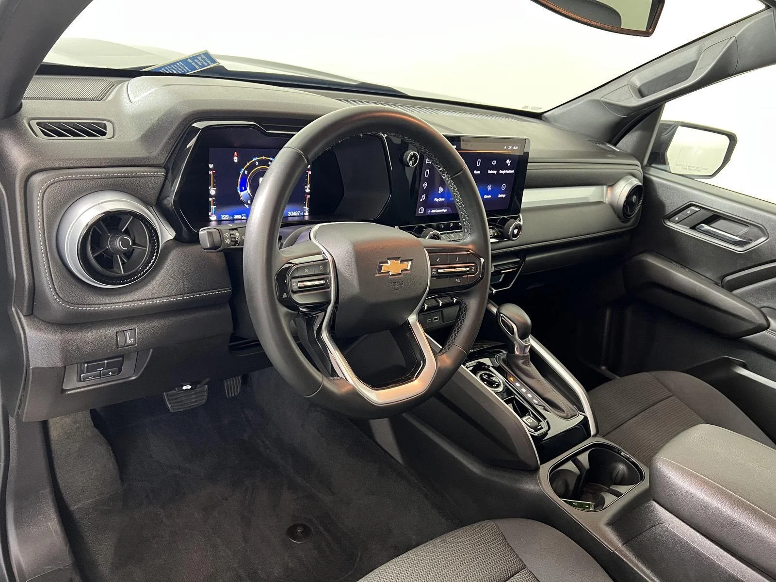 Used 2023 BLACK Chevrolet 4WD LT image 4
