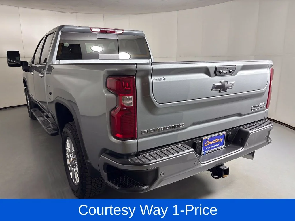 Used 2024 Gray Chevrolet High Country image 8
