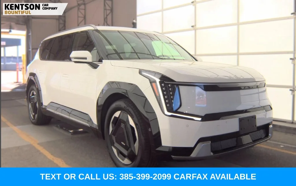 Used 2024 White Kia Land image 2