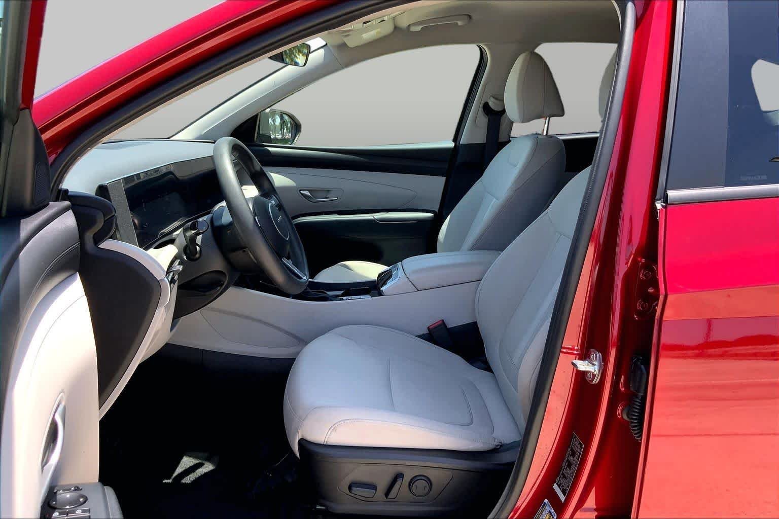 Used 2025 Ultimate Red Hyundai SEL image 8