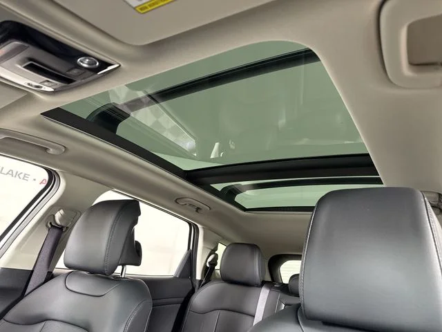 New 2026 Snow White Pearl Kia EX image 21
