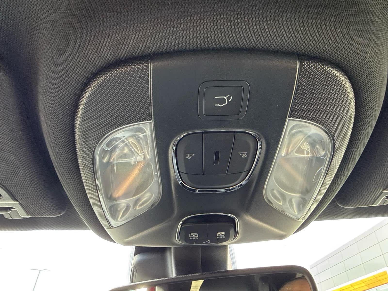 New 2026 Red Hot Pearlcoat Jeep Latitude image 26