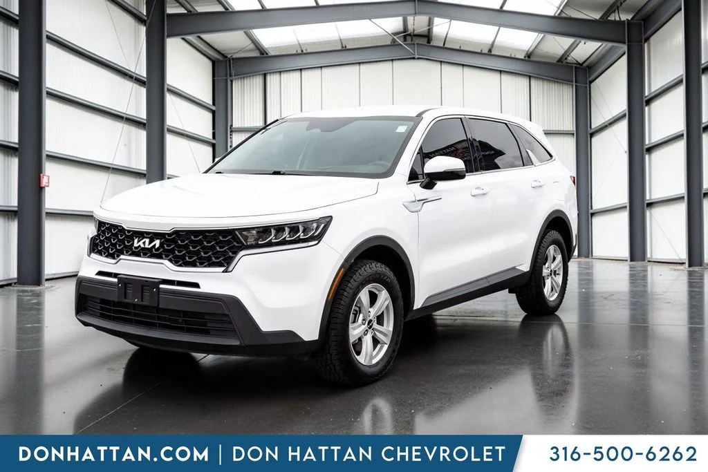 Used 2023 White Kia LX image 20