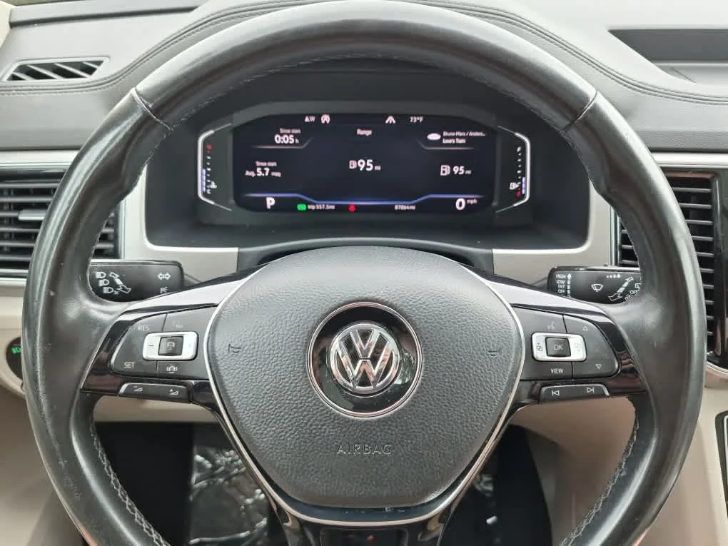 Used 2019 Deep Black Pearl Volkswagen 3.6L V6 SEL image 18