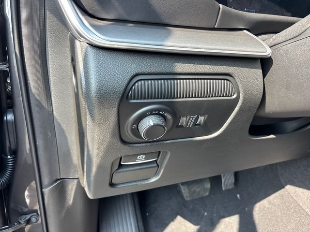 New 2026 Baltic Gray Metallic Clearcoat Jeep Limited Reserve image 19