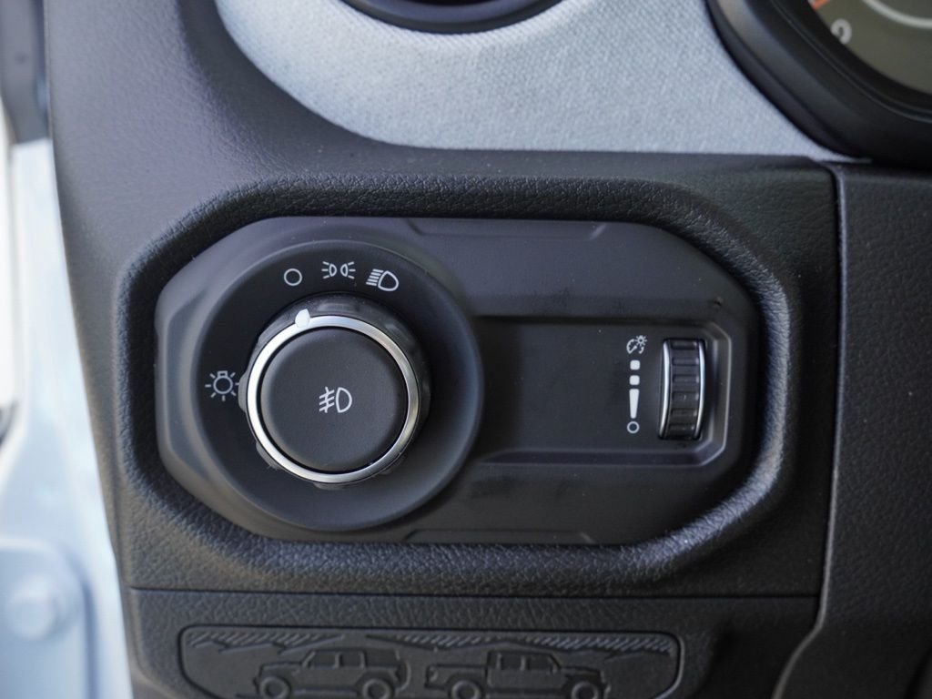 New 2026 Bright White Clear-Coat Exterior Paint Jeep Sport image 11