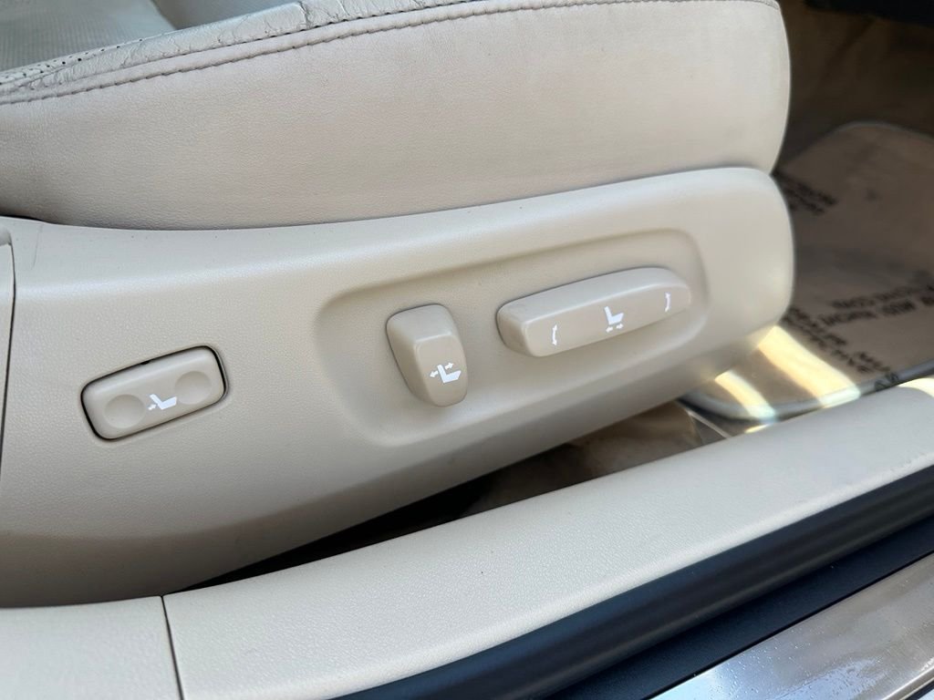 Used 2011 Beige Lexus 350 image 23