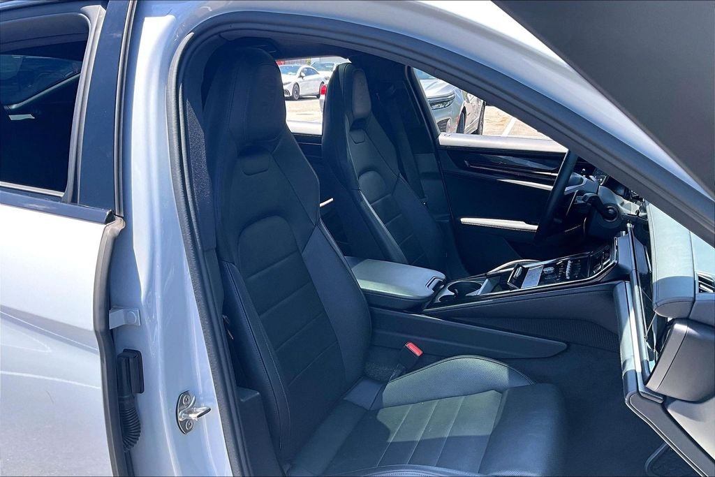 Used 2025  Porsche 4 image 30
