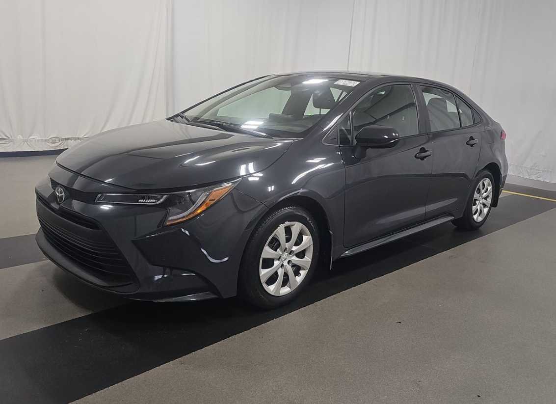 2025 Toyota Corolla LE CVT's photo