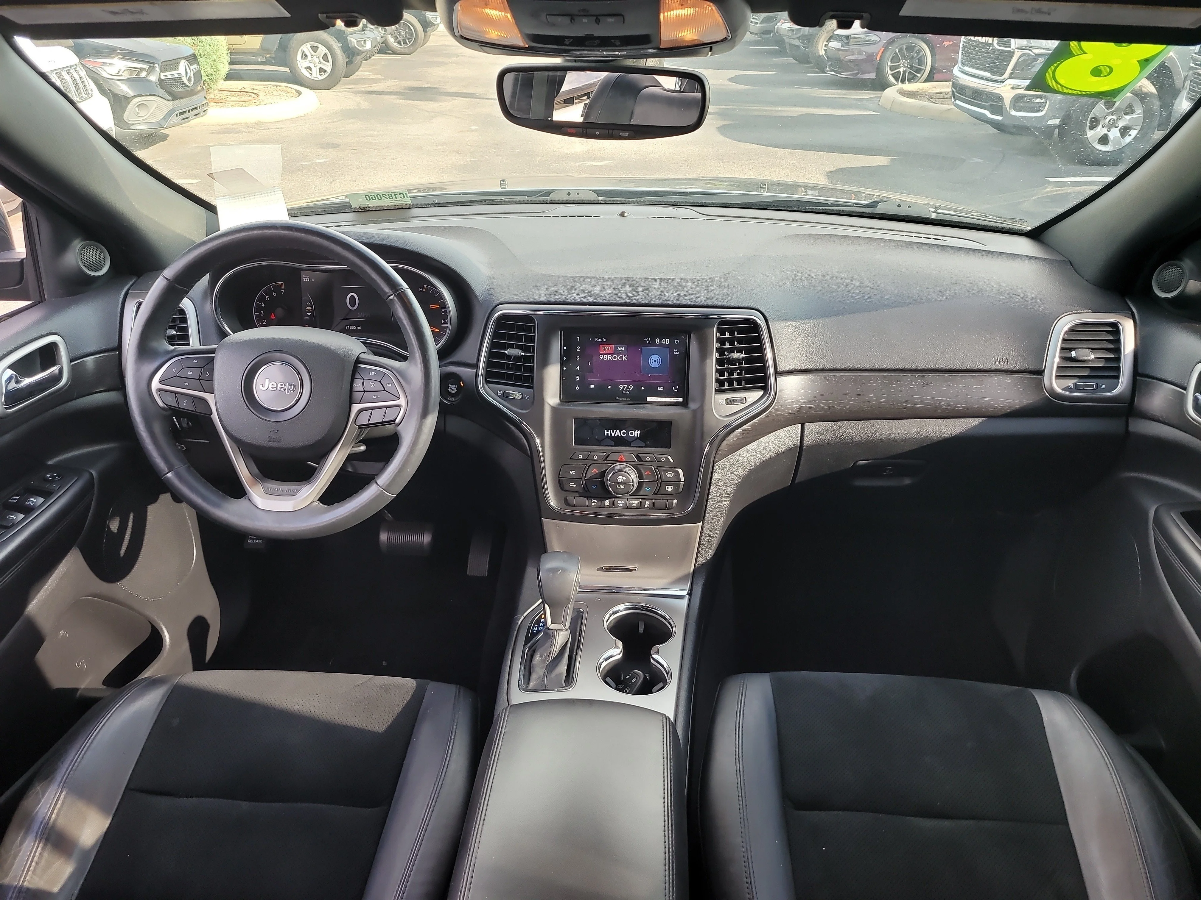 Used 2018 Rhino Clearcoat Jeep Altitude image 14