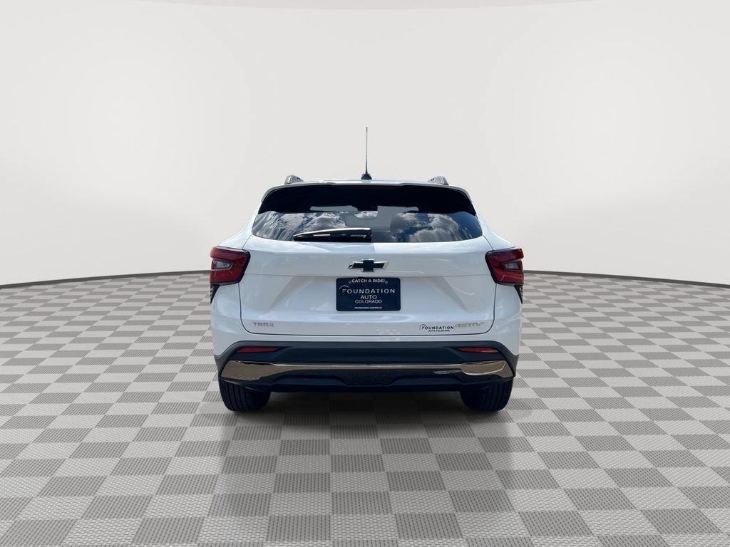 New 2026 Summit White Chevrolet ACTIV image 9