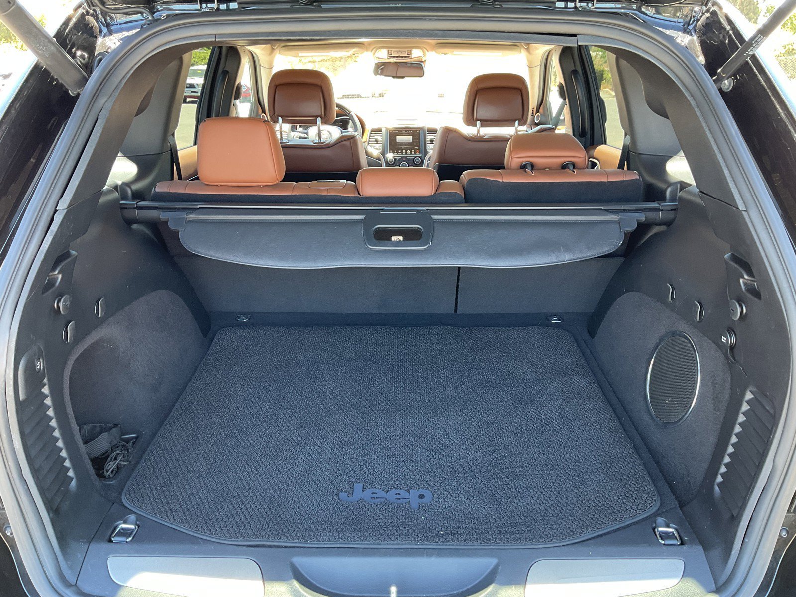 Used 2016 Brilliant Black Crystal Pearlcoat Jeep Summit image 12