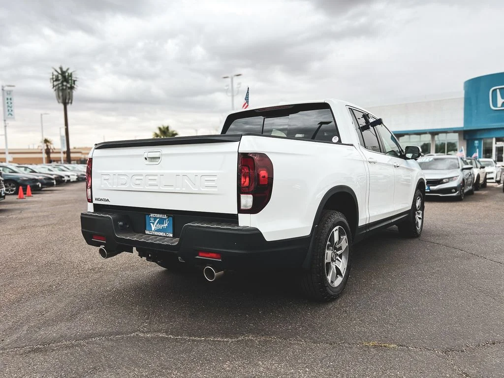 New 2026 Platinum White Pearl Honda RTL image 7