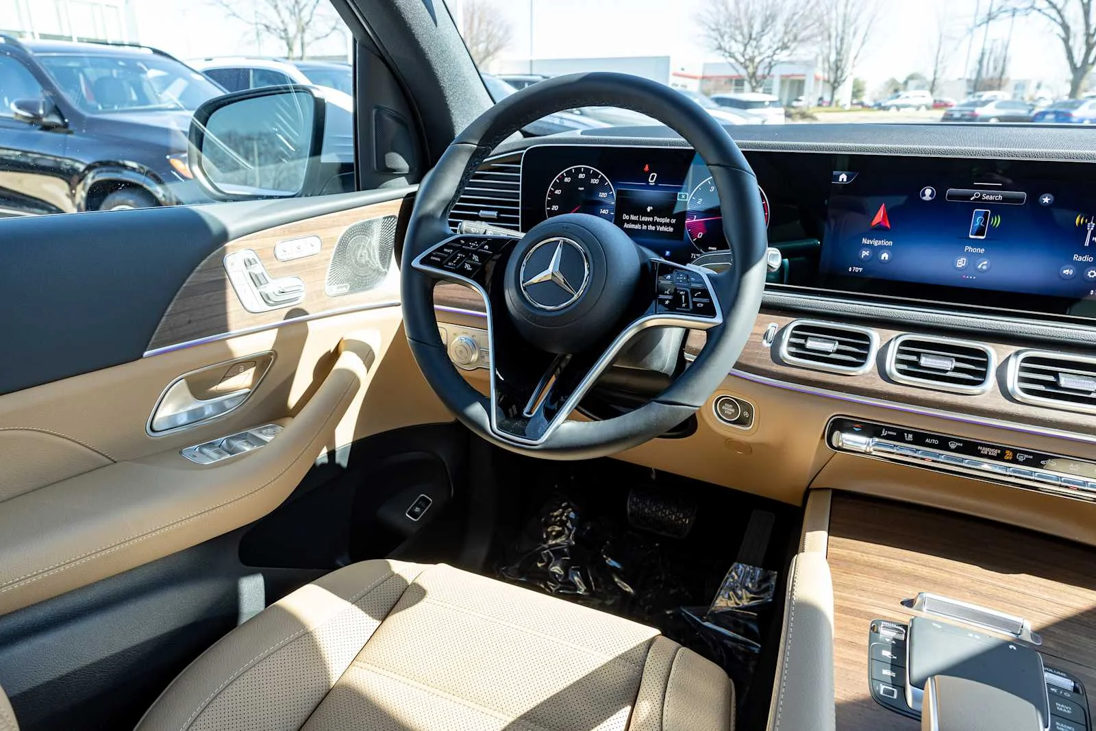 New 2026 MANUFAKTUR Moonlight White Metallic Mercedes-Benz GLE 350 image 7