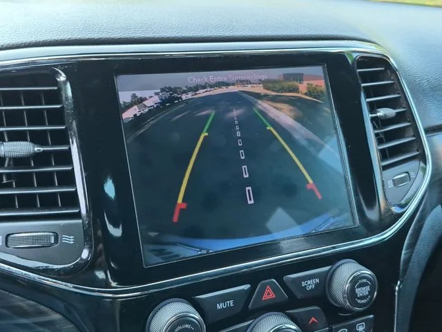 Used 2019 Silver Jeep Altitude image 37