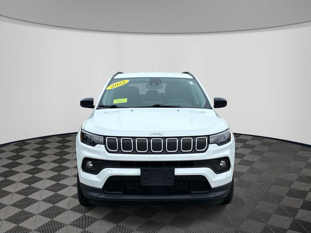 Used 2022 White Jeep Latitude image 2