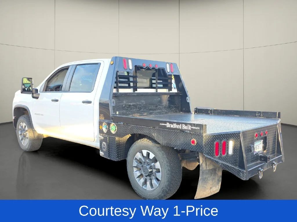 Used 2025 White Chevrolet Custom image 6