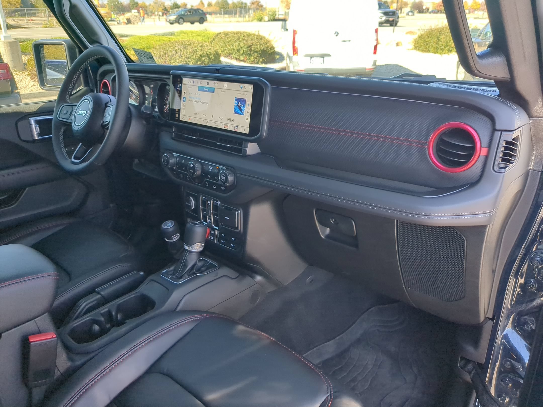 Used 2025 Fathom Blue Pearlcoat Jeep Rubicon image 32