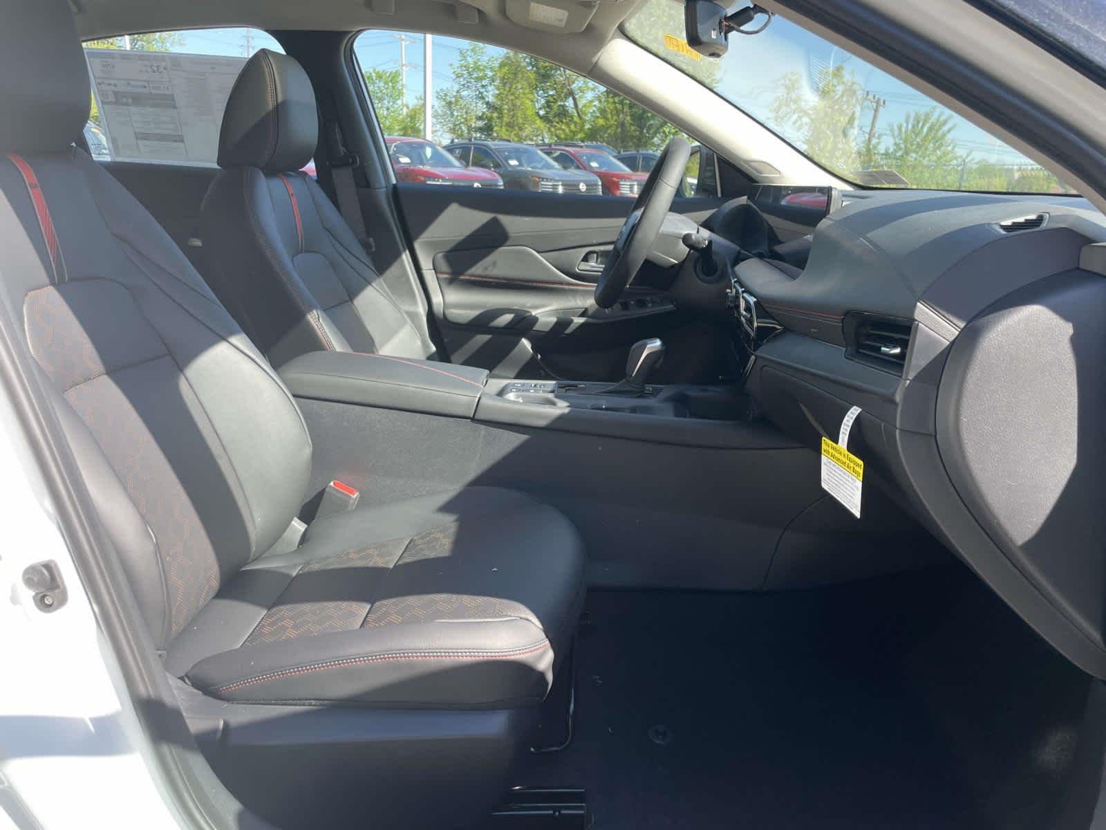 New 2026 Aspen White Tricoat/Super Black Nissan SR image 21