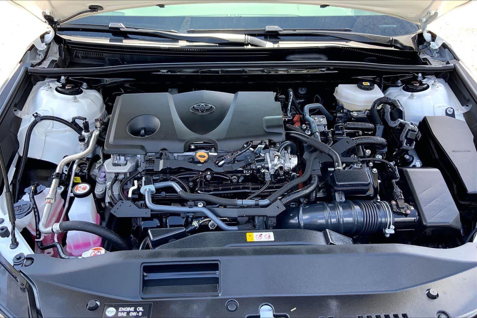 Used 2025 Ice Cap Toyota LE image 31