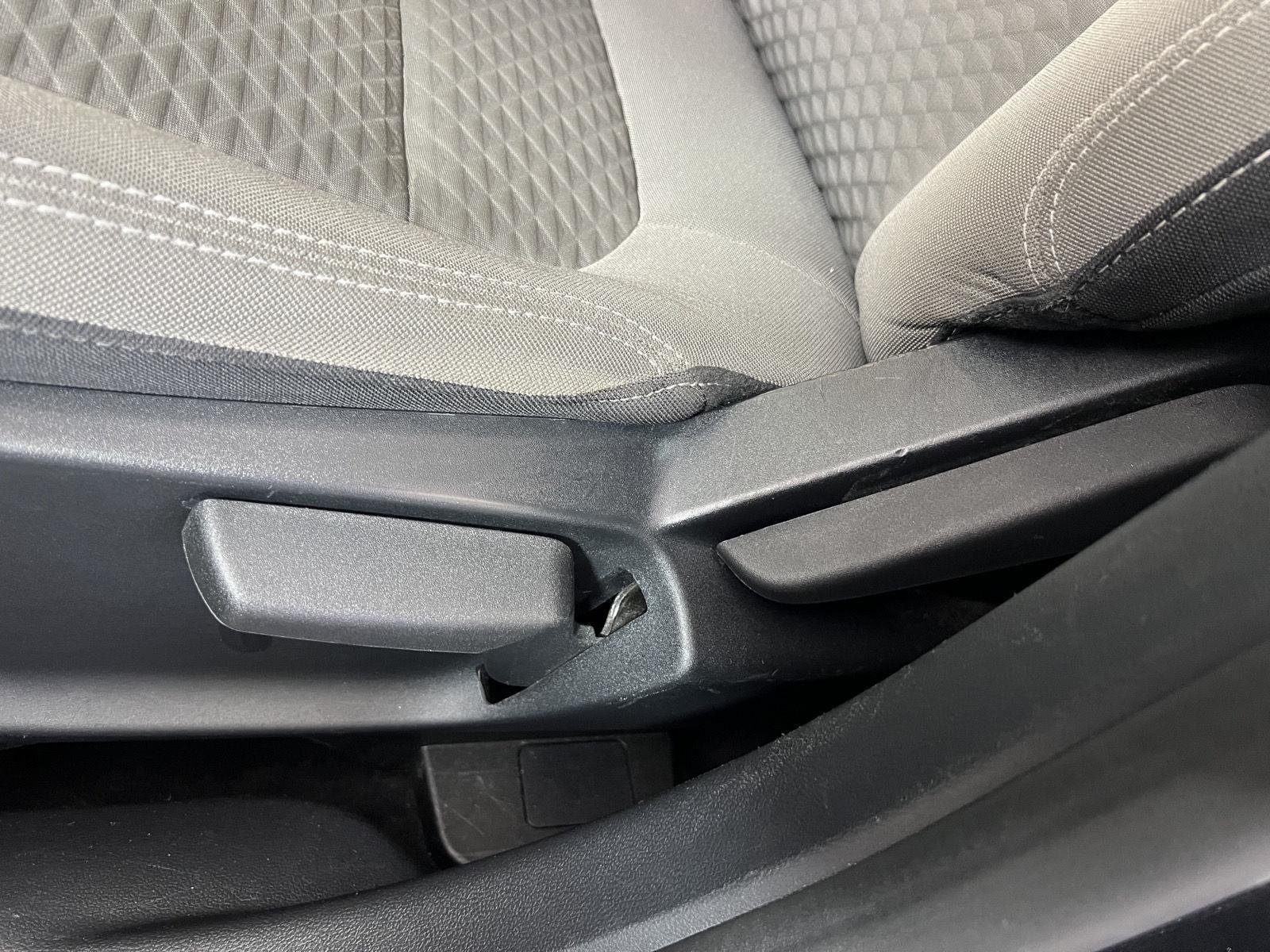Used 2022 Agate Black Ford SE image 6
