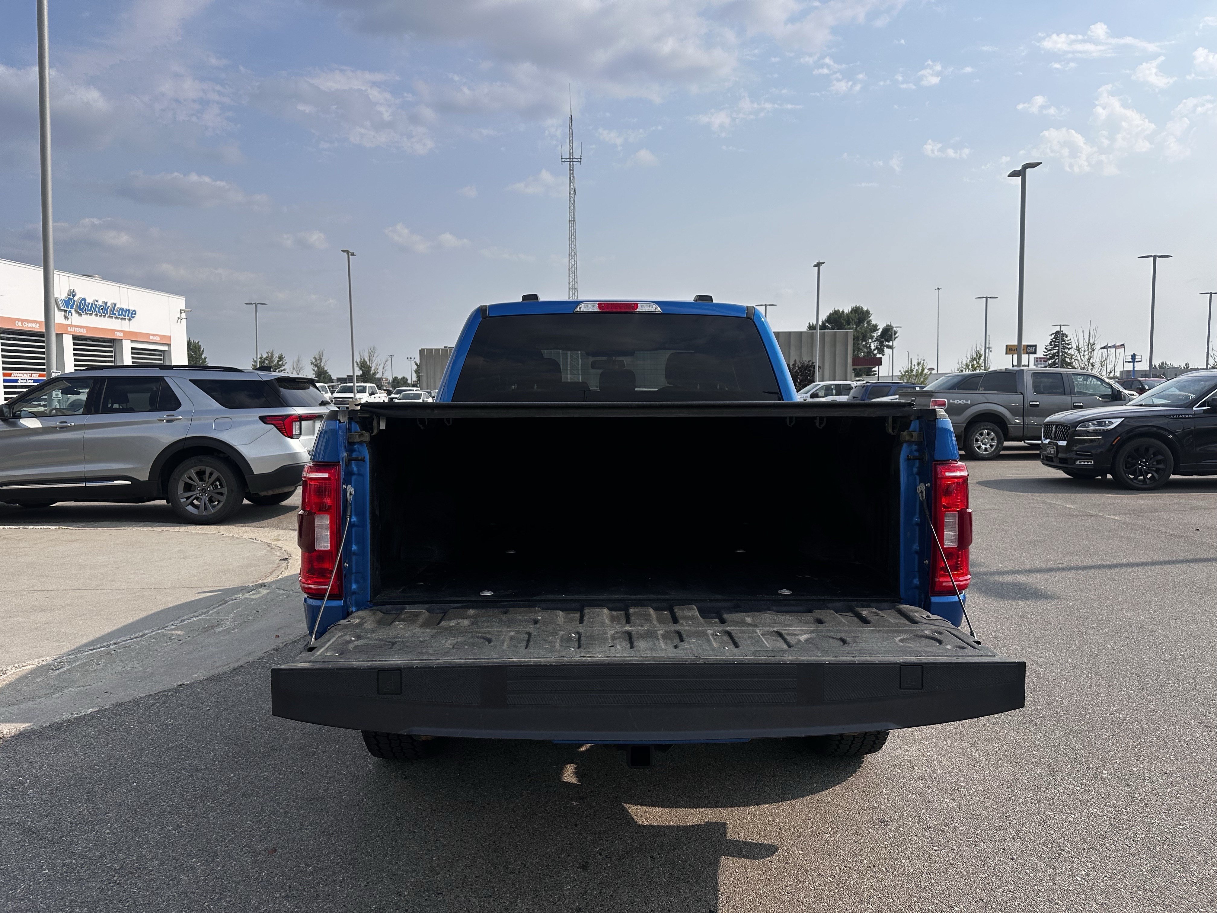 Used 2021 Velocity Blue Metallic Ford XLT image 22