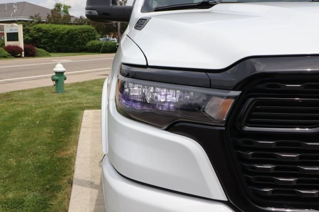 New 2026 Bright White Clear-Coat Exterior Paint RAM Big Horn image 5