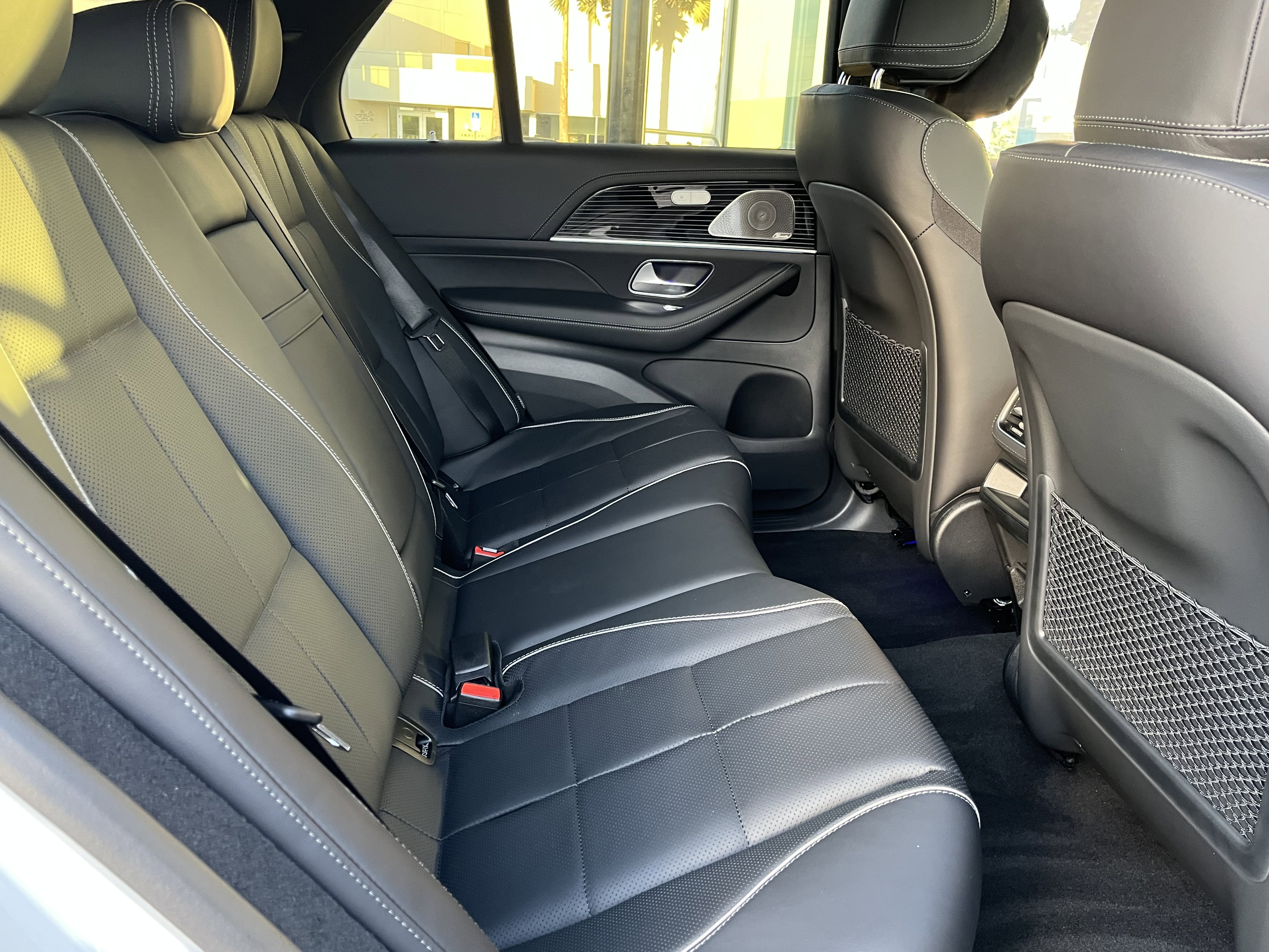 New 2026 MANUFAKTUR Moonlight White Metallic Mercedes-Benz GLE 580 image 21