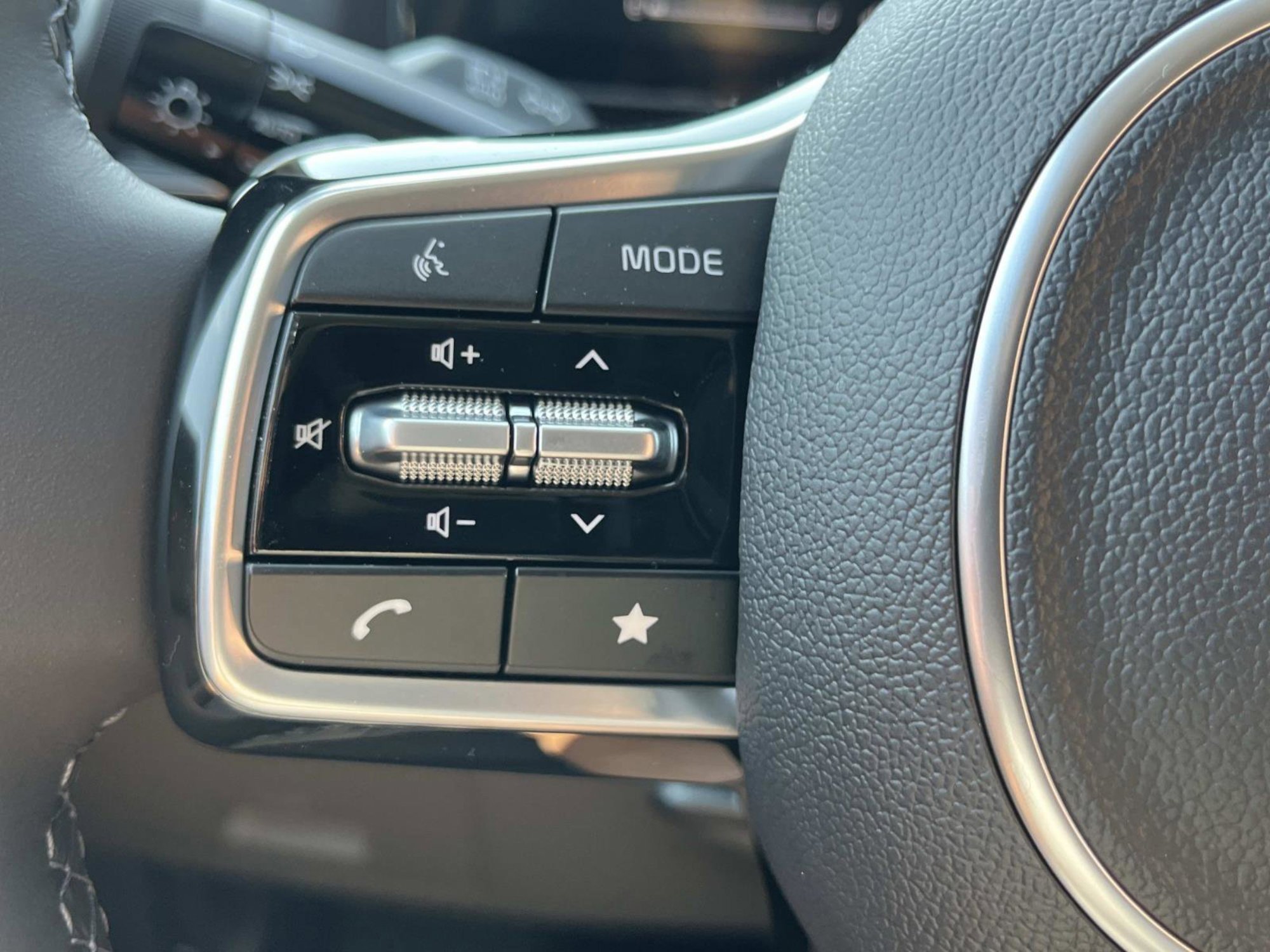 New 2026 Ivory Silver Kia EX image 24