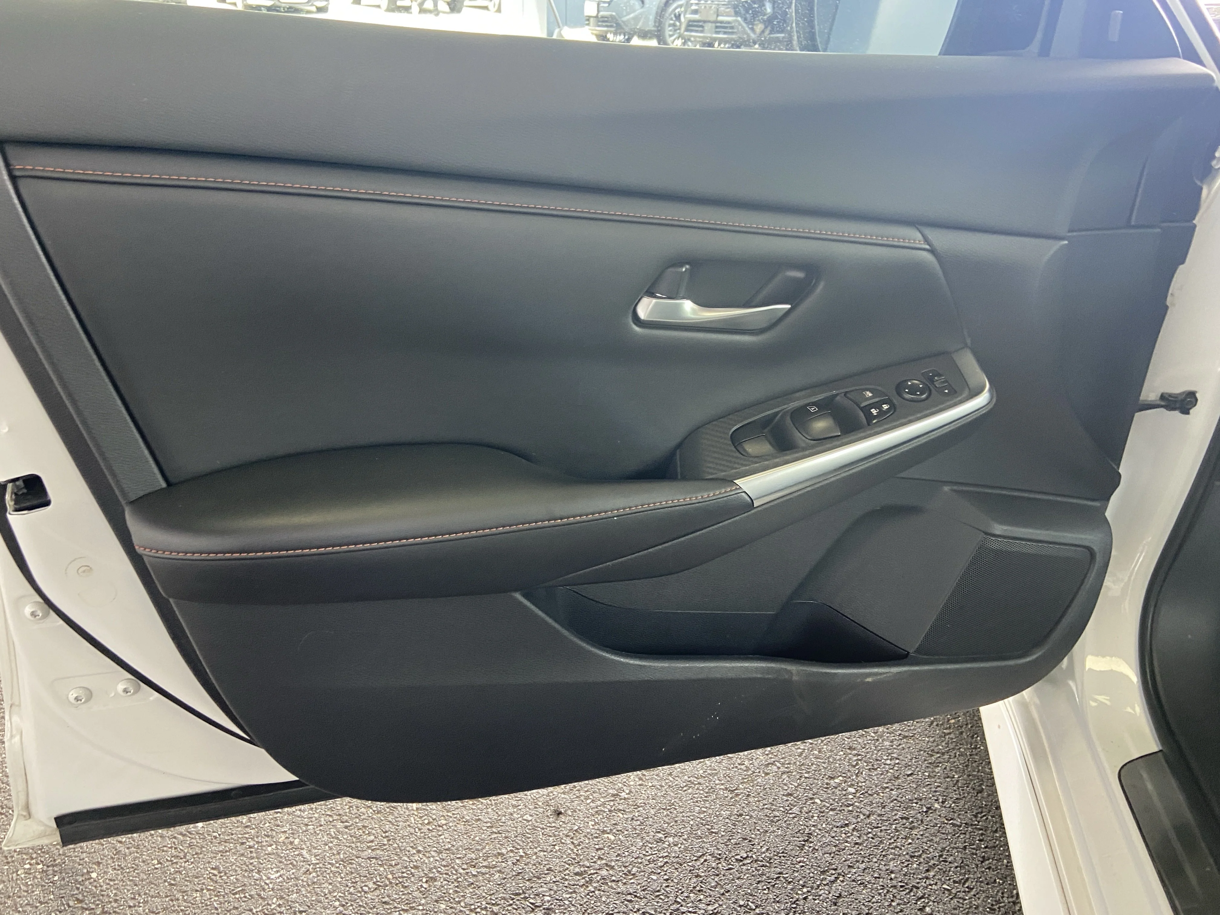 Used 2020 Aspen White Tricoat Nissan SR image 23