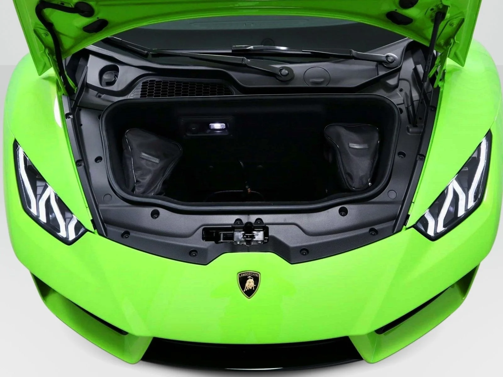 Used 2018 Verde Mantis Pearl Effect Lamborghini  image 10