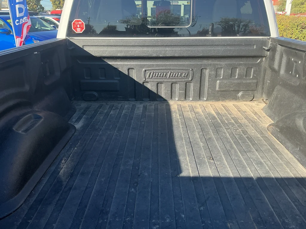 Used 2019 Oxford White Ford XLT image 7