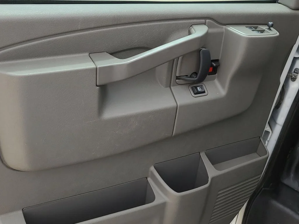 Used 2023 White Chevrolet LS image 17
