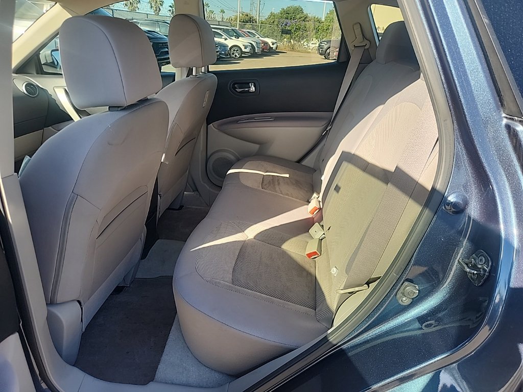 Used 2015 Graphite Blue Nissan S image 19