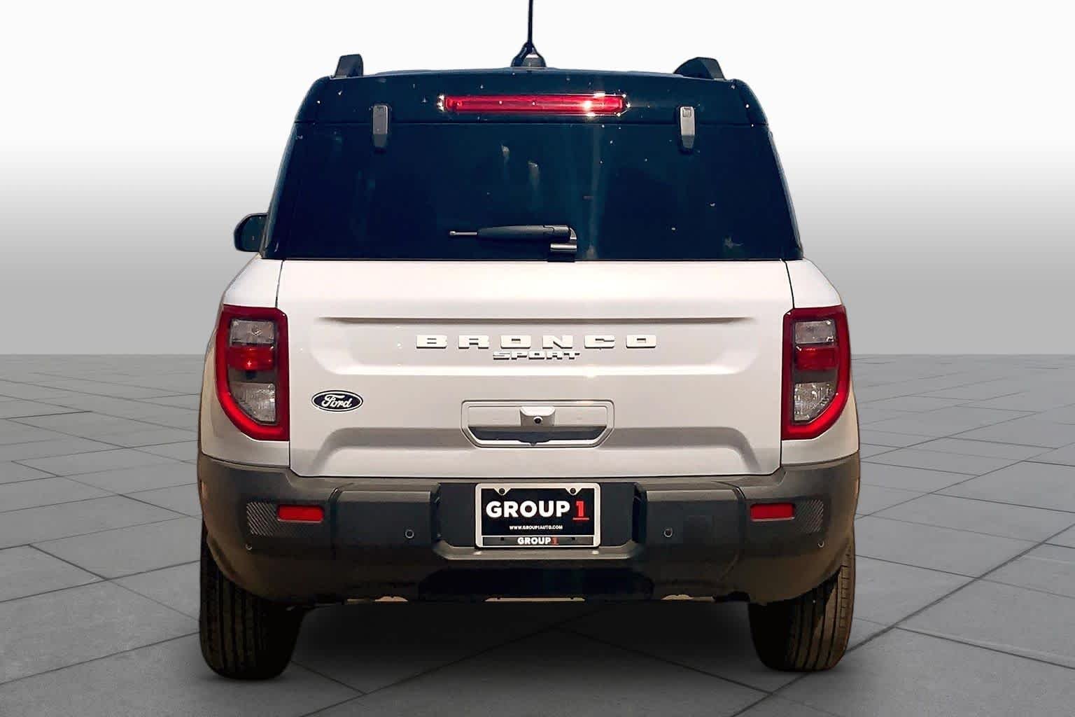 New 2026 Space White Metallic Ford Outer Banks® image 4