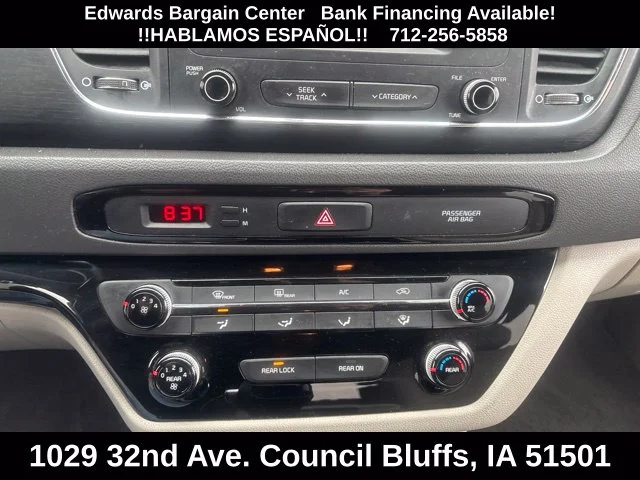 Used 2016 Silver Kia LX image 27
