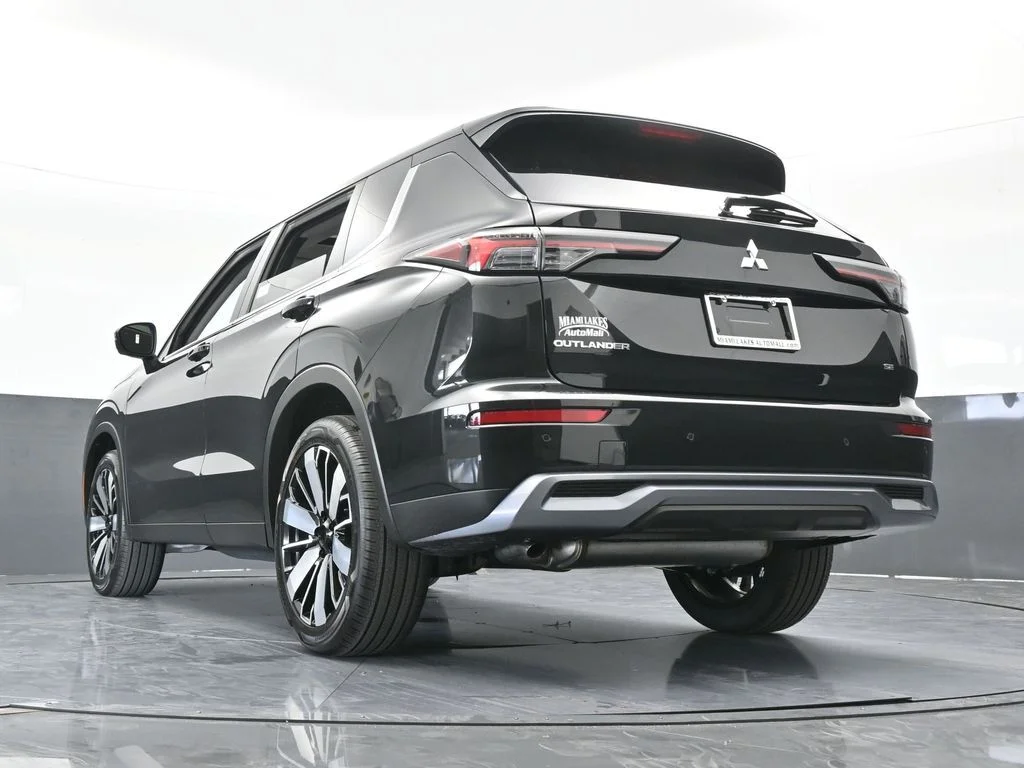 New 2026 Black Diamond Mitsubishi SE image 63