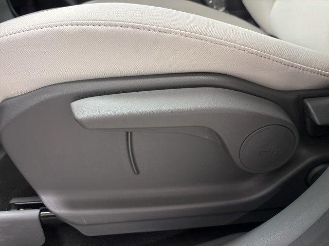 New 2026 Gray Hyundai SE image 7