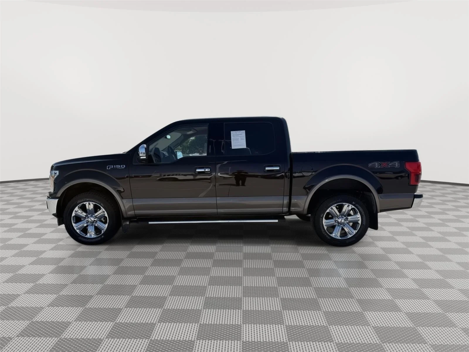 Used 2019 Magma Red/Stone Gray Ford LARIAT image 4