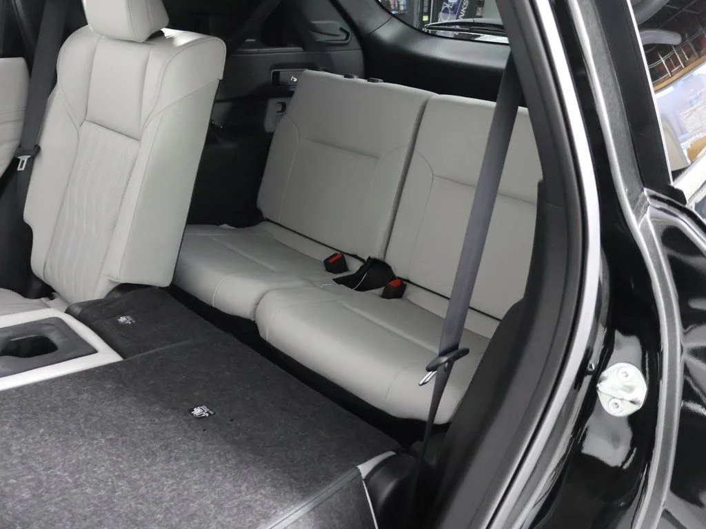 2025 Mitsubishi Outlander SEL Platinum Edition - Photo 40