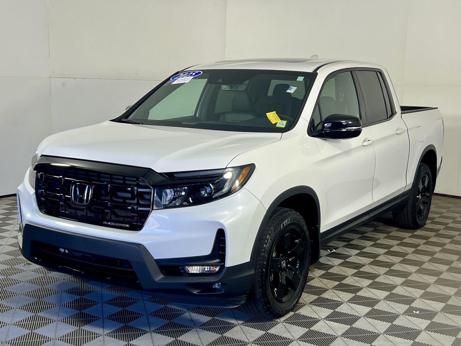 Used 2025 Platinum White Pearl Honda AWD BLACK EDITION image 3