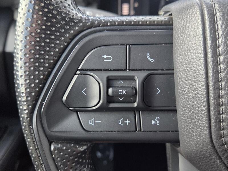Used 2025 Black TOYOTA SR DOUBLE CAB 5
