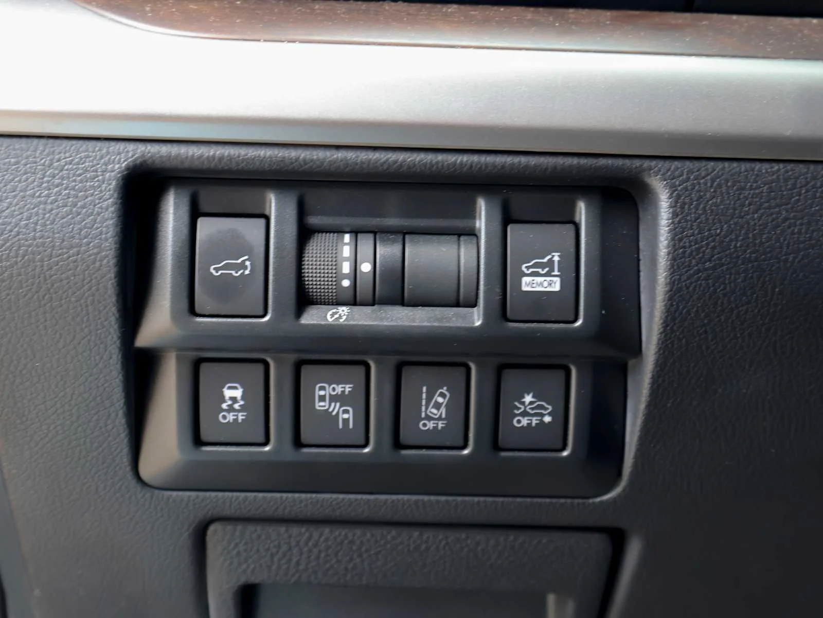 Used 2019 Magnetite Gray Metallic Subaru Limited image 15