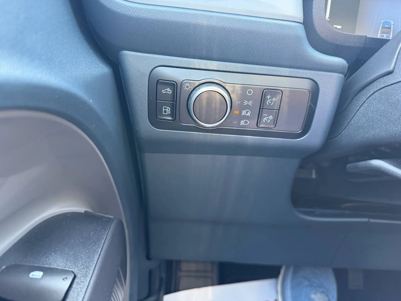 New 2026 White Ford XL 4dr SuperCrew 4.5 ft. SB image 15