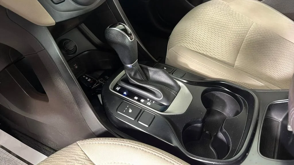 Used 2018 Black Hyundai 2.4L image 24