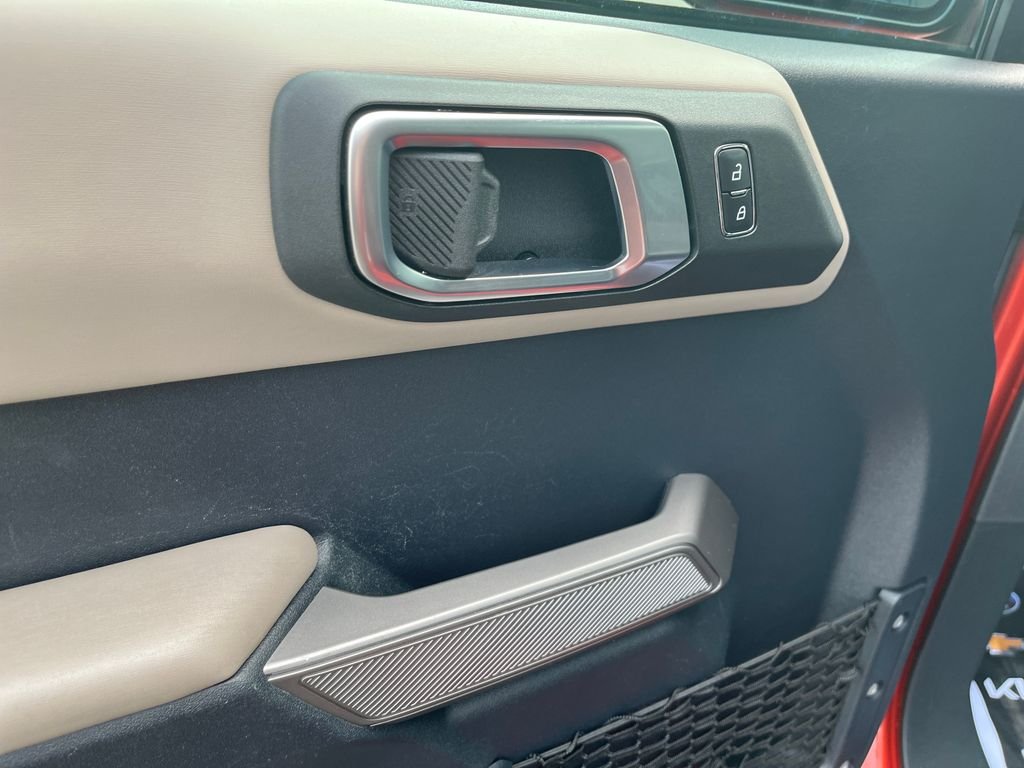 Used 2023 Red Ford Wildtrak image 10
