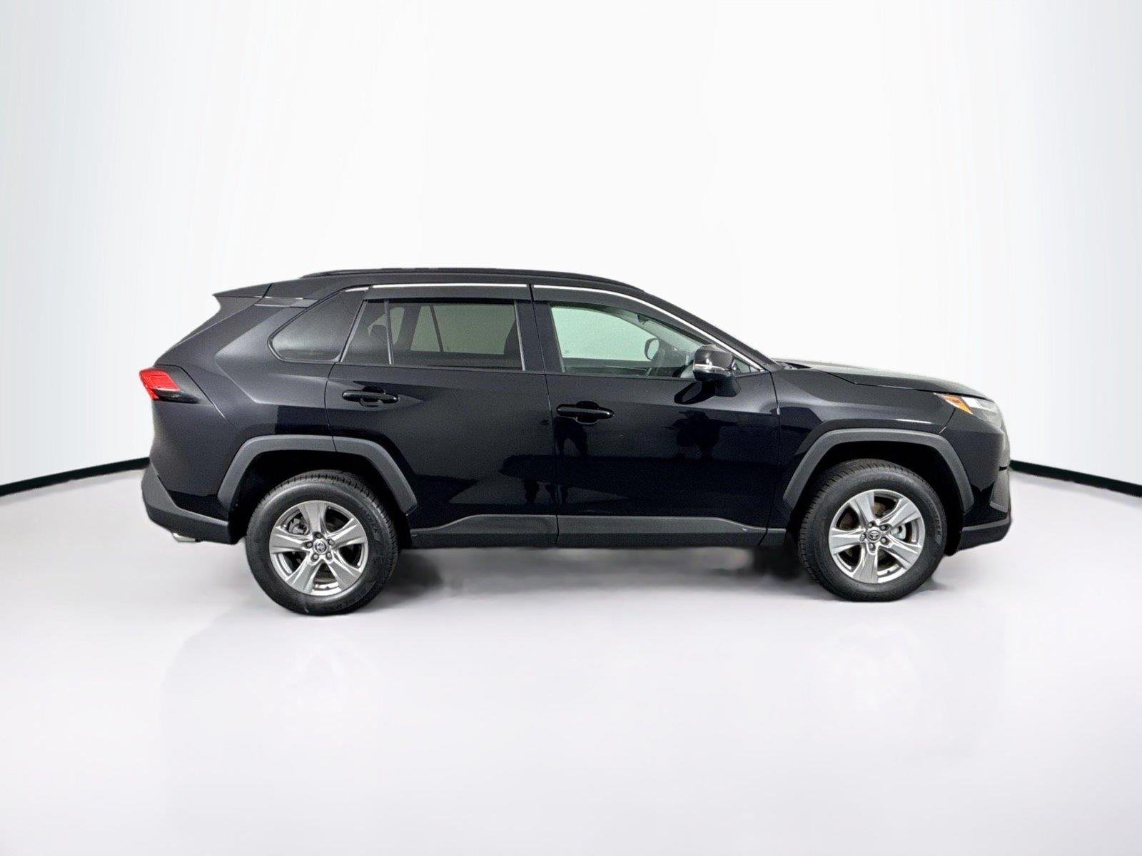 Used 2022 Midnight Black Metallic Toyota XLE image 5
